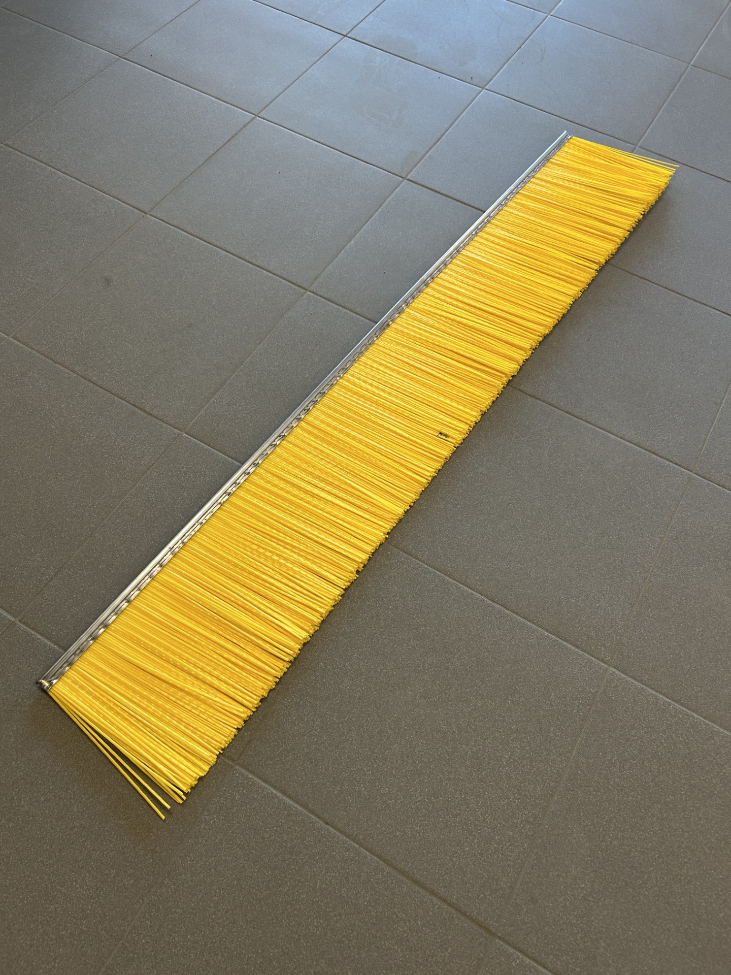 Borstlist 1300x200 PP