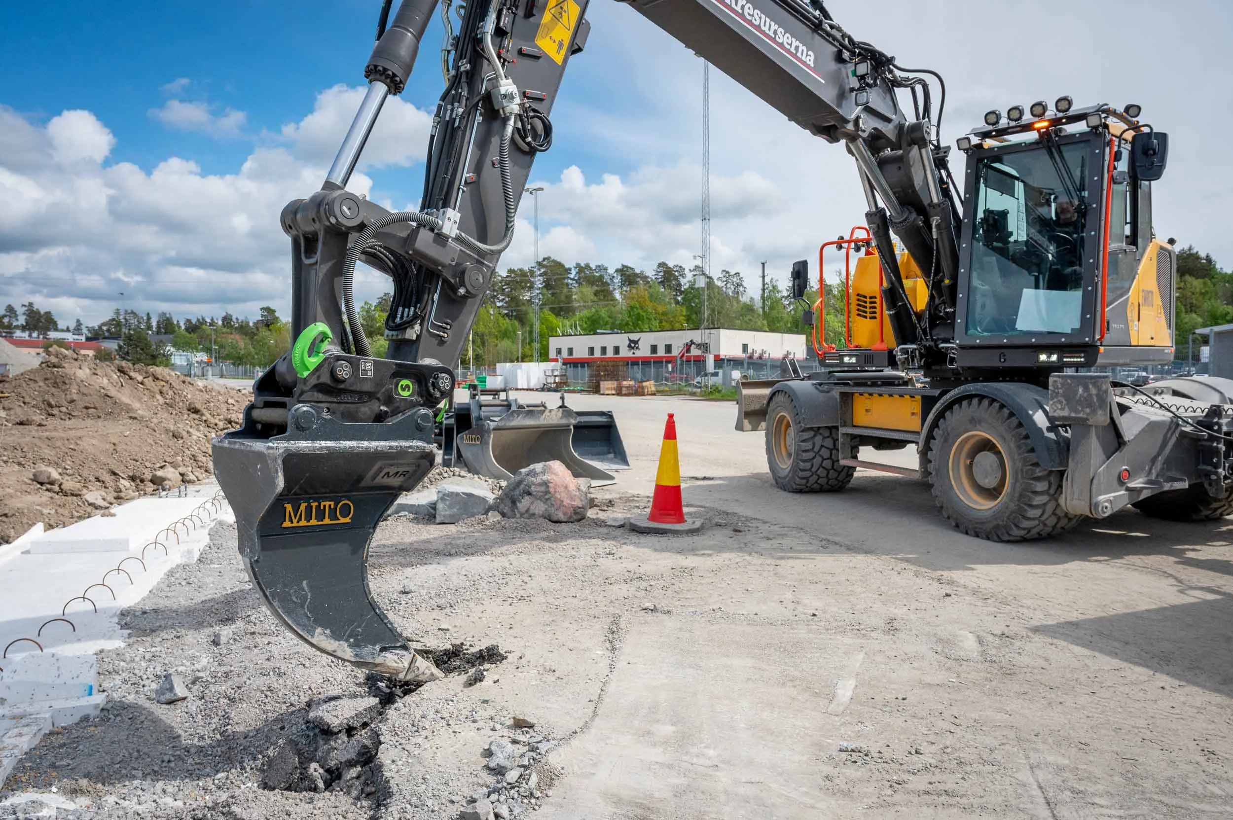 Entrack Mito Tjalriv Rivtand Volvo Ewr 170 Hjulgravare Gravmaskin DSC 4094